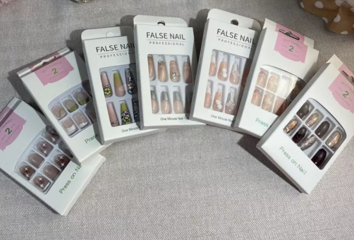 Enormous kart - 7 Sets of Reusable Press-On Nails for Women | Short, Medium & Long Length Acrylic Nail Set