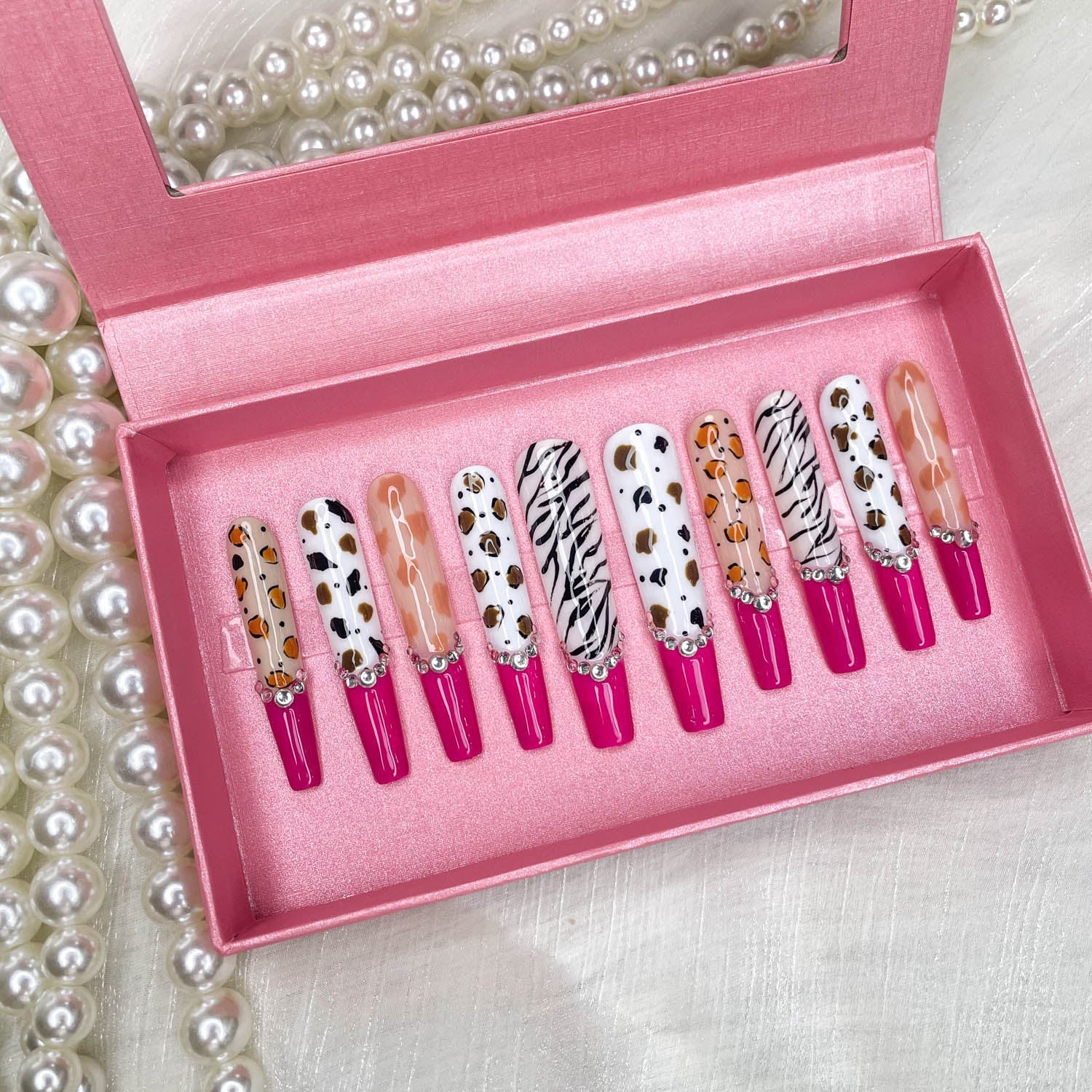 Diamond Zebra 10PCS Handmade Press-On Nails – Extra Long Glitter Gold Stiletto, 3D Hand-Painted Reusable Gel UV-Finished False Nails for Women