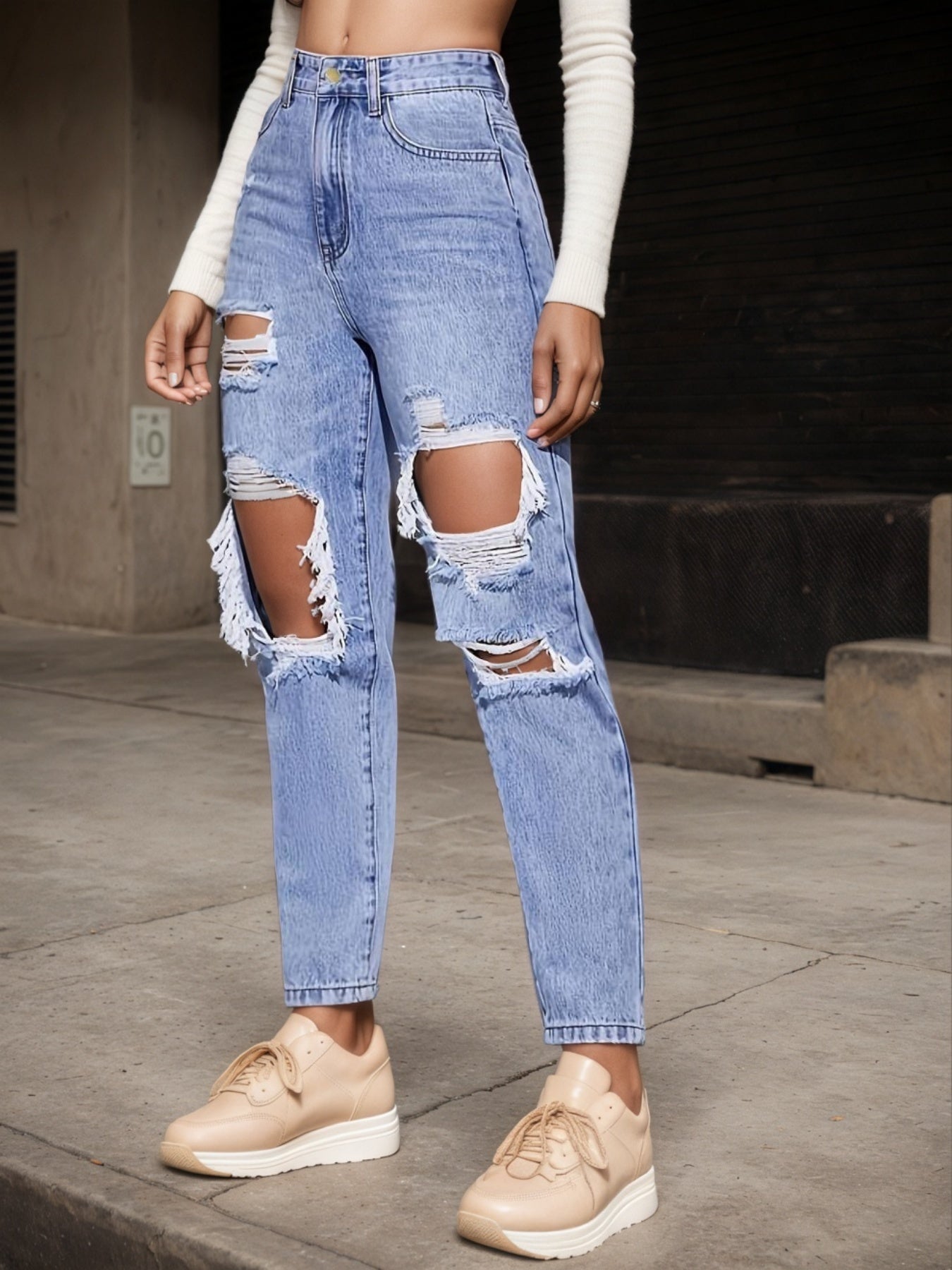 Enormous kart - Stylish Distressed Straight Fit Jeans for Women