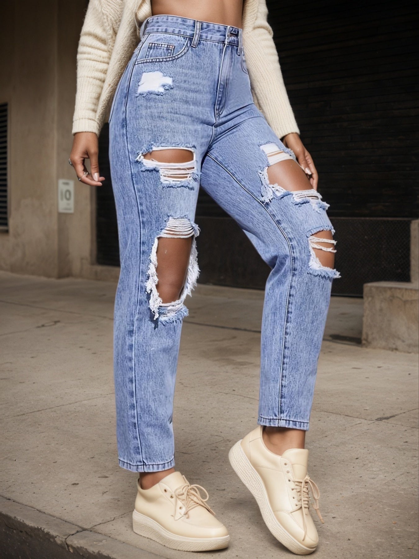 Enormous kart - Stylish Distressed Straight Fit Jeans for Women